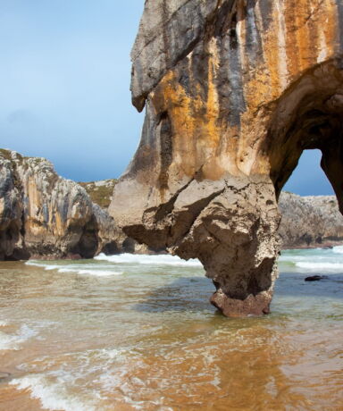 Cuevas del mar en Llanes